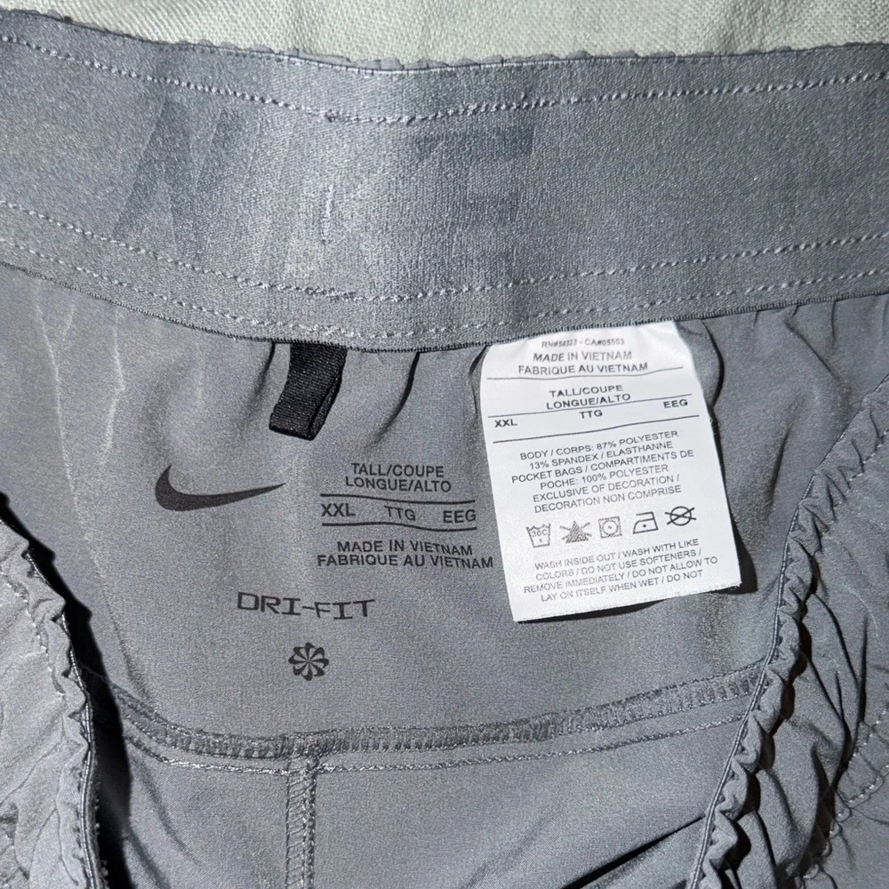 Nike Men's Light Gray Windbreaker Jacket and Pants - Picture 10 of 13